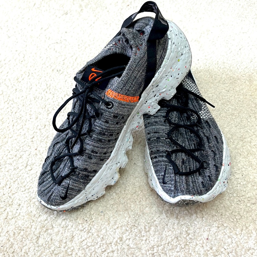 Nike Exclusive Womens Size 8.5/Youth 7